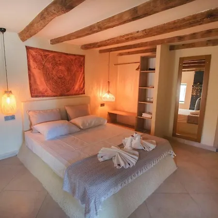 Charming Boutique With Garden Szálloda